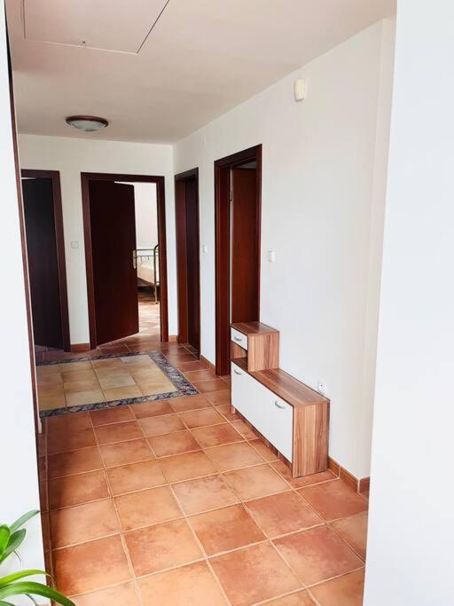 Apartment Se Zahradou 20 Minut Do Centra Prahy *